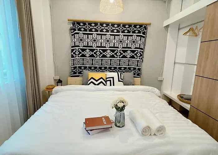 Unwind In Oldtown, Private Floor, Near Grand Palace Apartment Bangkok